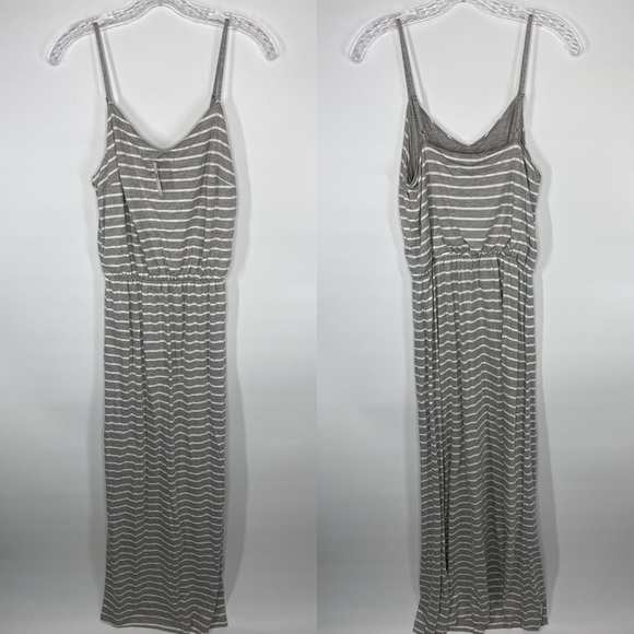 Gap Gray & White Striped Maxi Dress NWT Size Medium - Picture 1 of 11